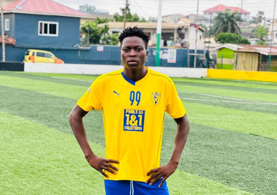 Louis Oscar - Striker